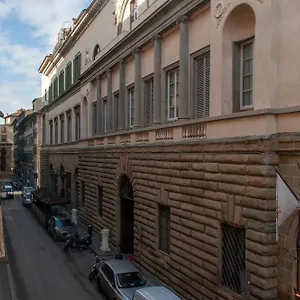 https://sweet-home-bargello.it-tuscanyhotel.com