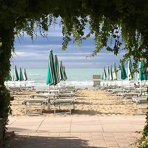 **** Отель Vina Del Mar Pineta Италия